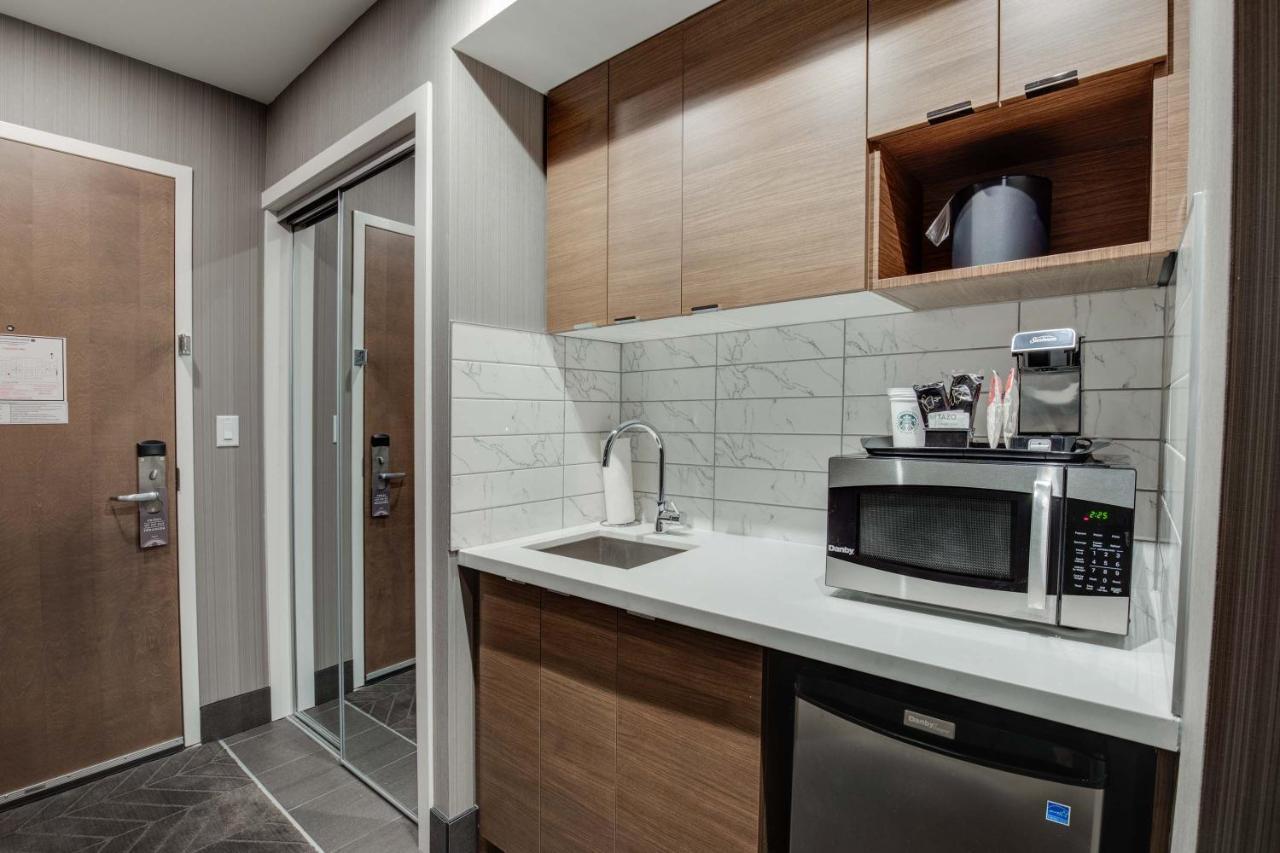 Sandman Signature Saskatoon South Hotel エクステリア 写真