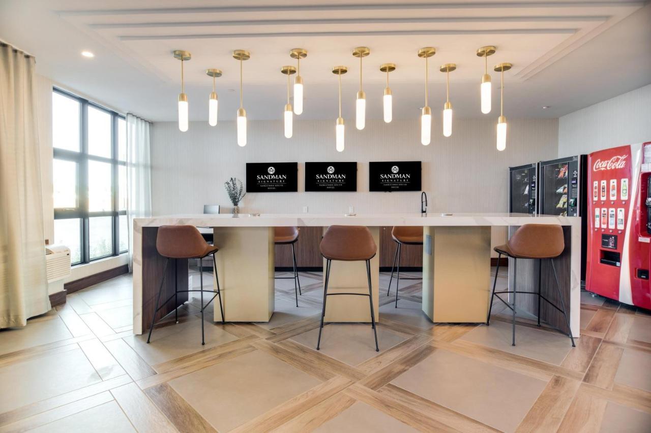 Sandman Signature Saskatoon South Hotel エクステリア 写真
