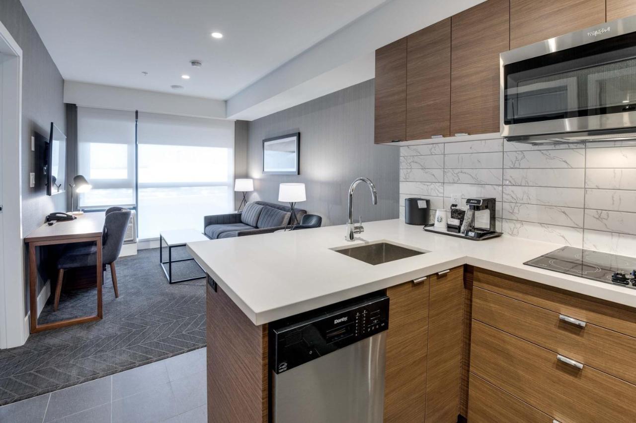 Sandman Signature Saskatoon South Hotel エクステリア 写真