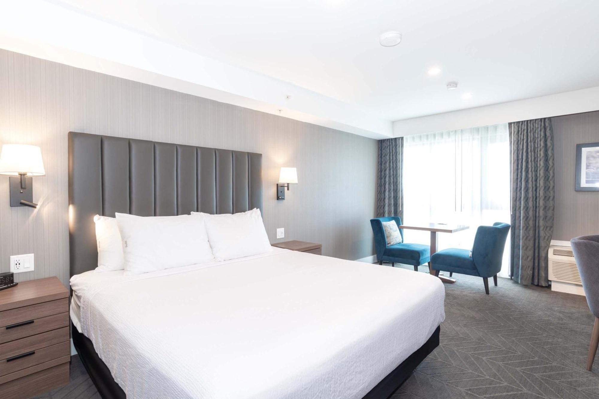Sandman Signature Saskatoon South Hotel エクステリア 写真