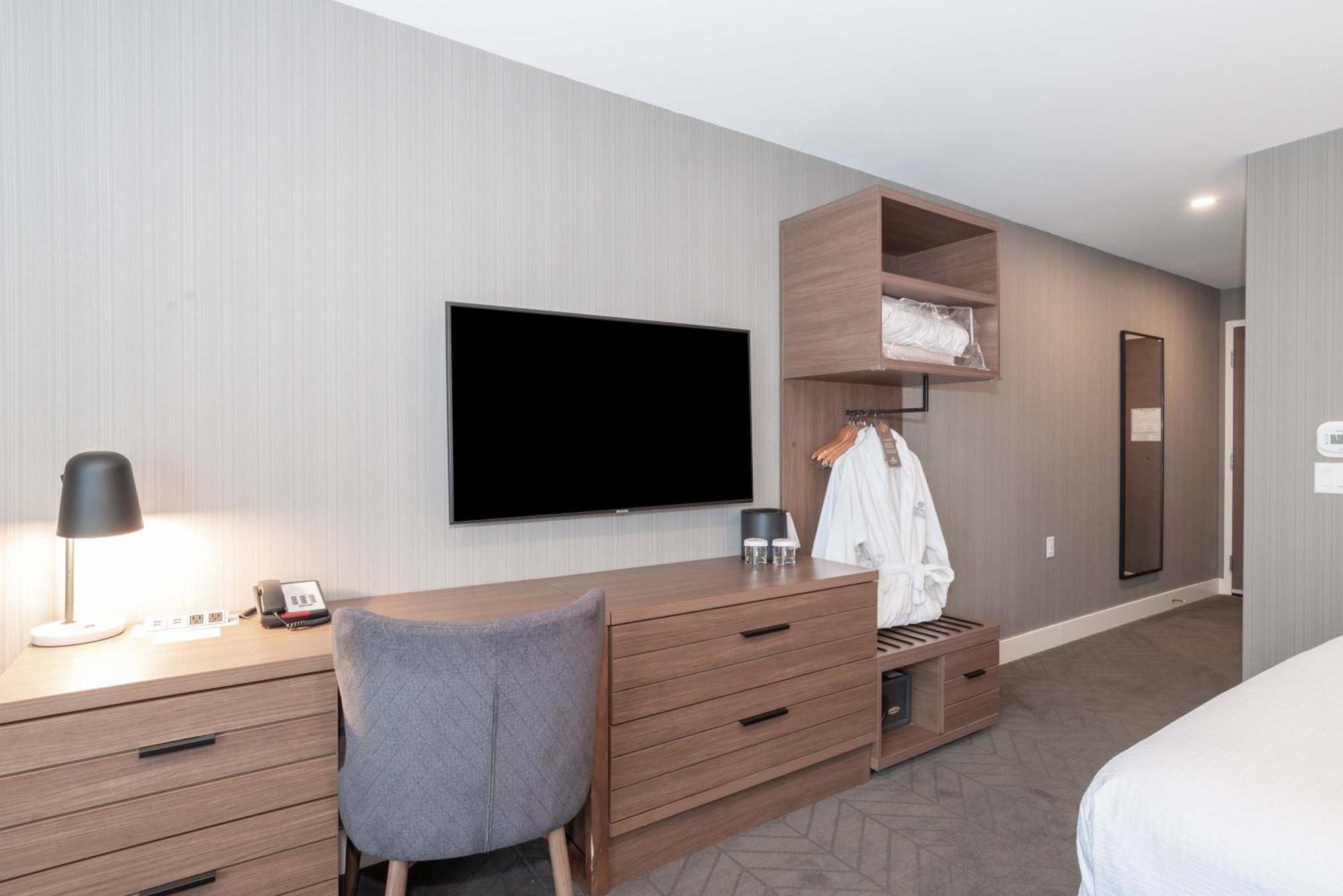 Sandman Signature Saskatoon South Hotel エクステリア 写真