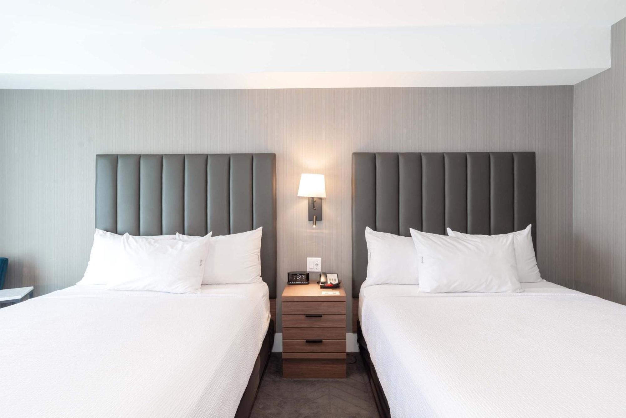Sandman Signature Saskatoon South Hotel エクステリア 写真