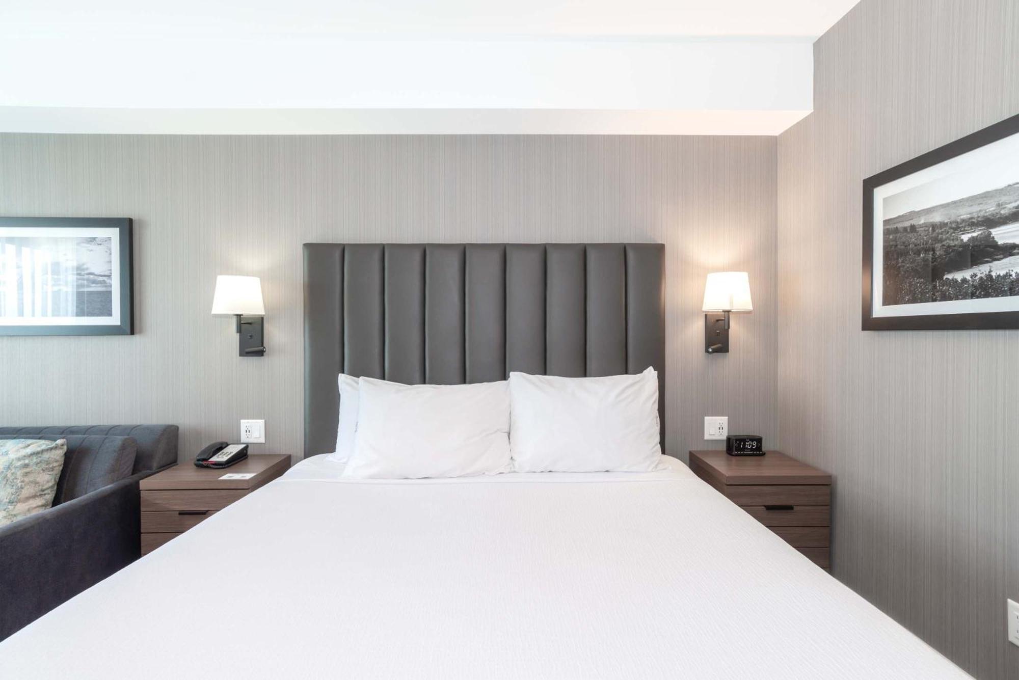 Sandman Signature Saskatoon South Hotel エクステリア 写真