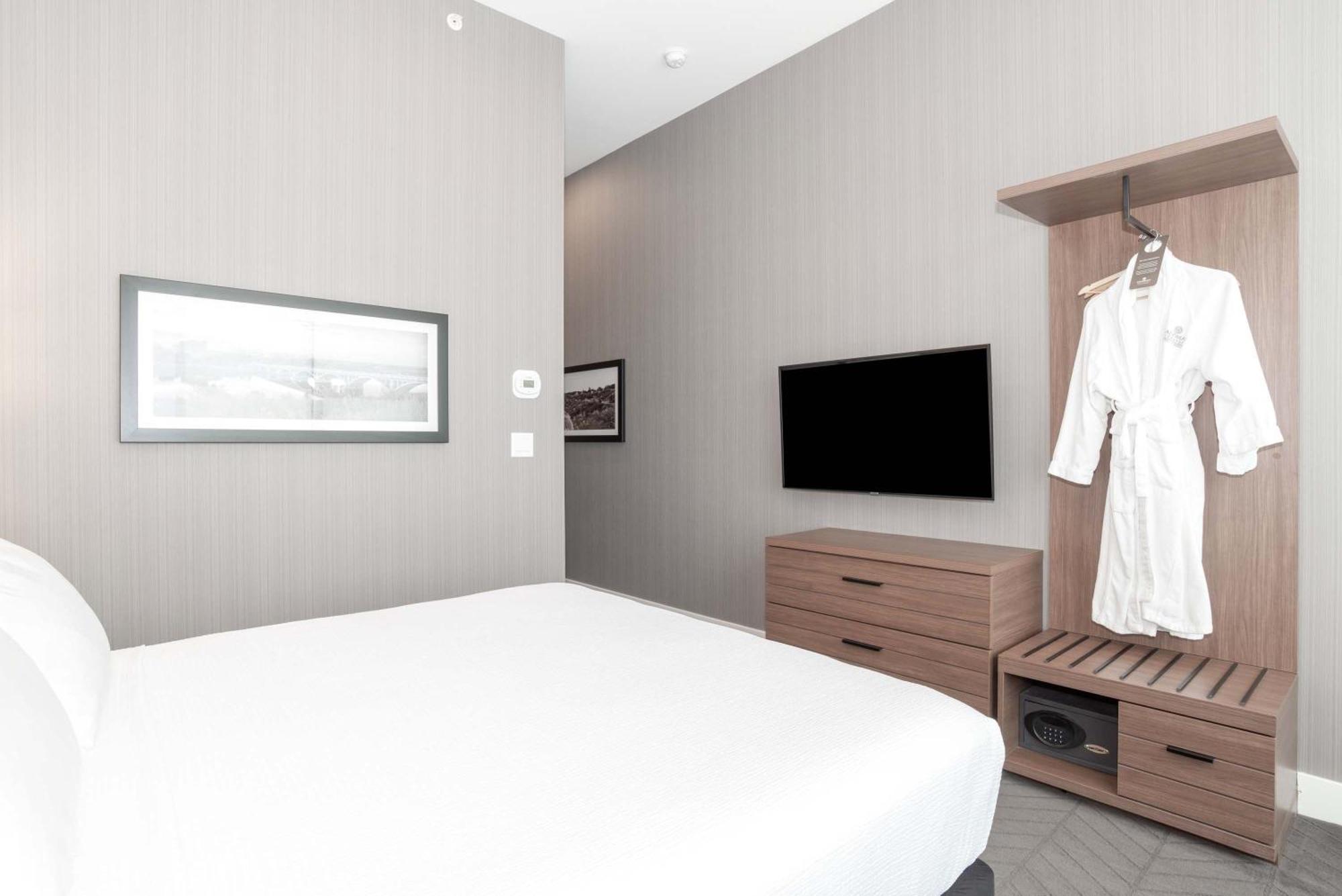 Sandman Signature Saskatoon South Hotel エクステリア 写真