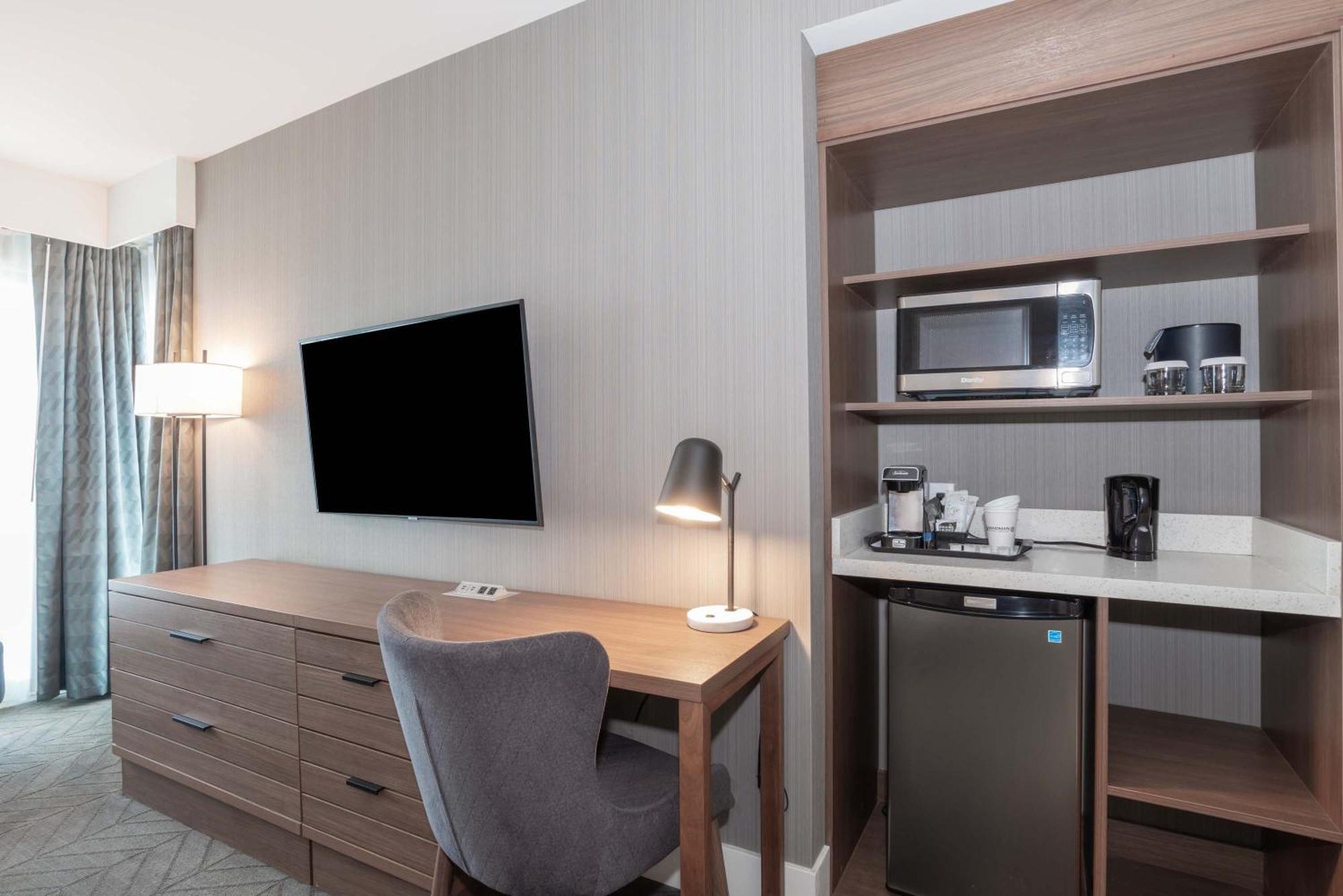 Sandman Signature Saskatoon South Hotel エクステリア 写真